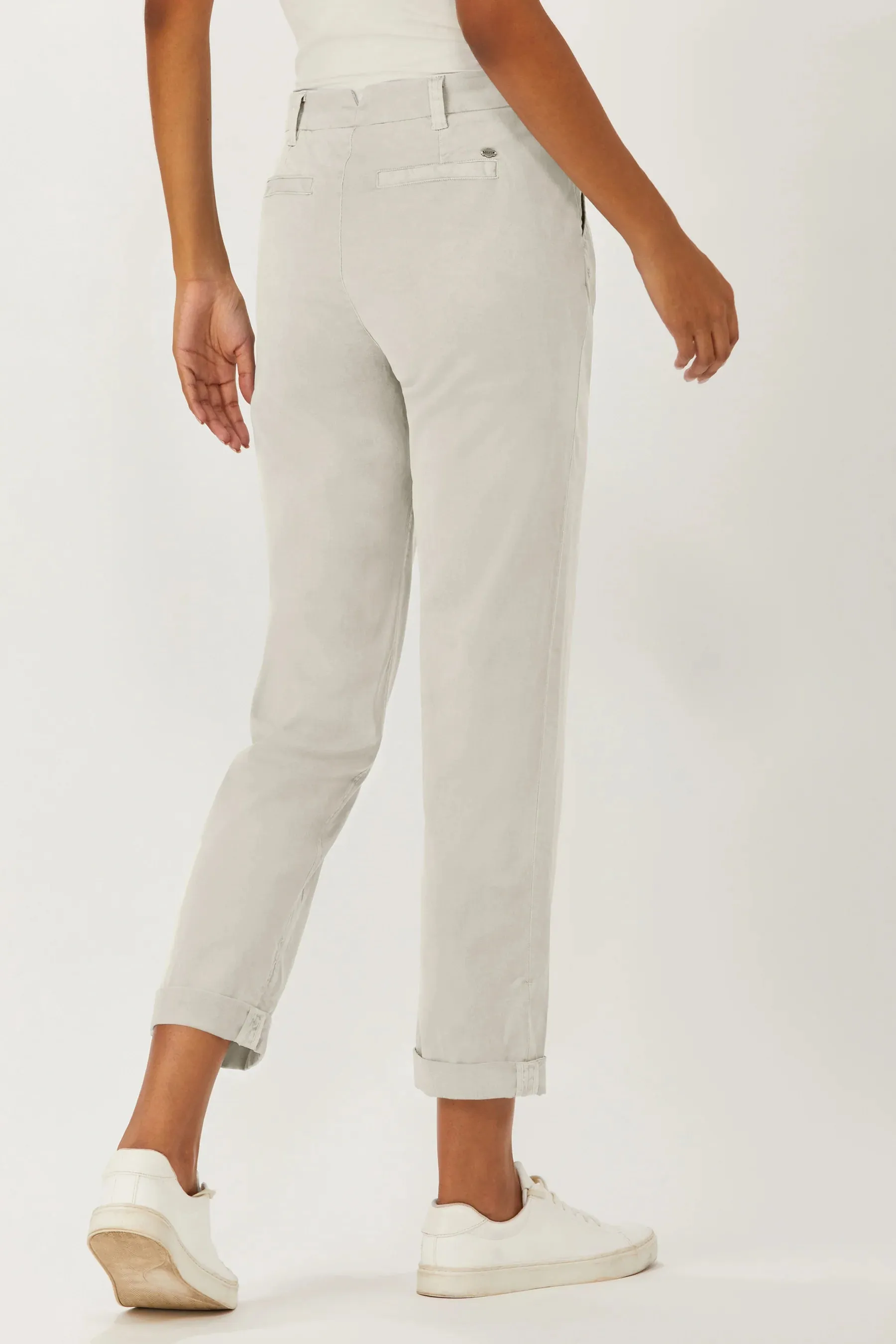 Mitchell Chino, Natural